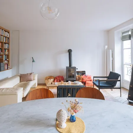 Modern Rustic-style 7th Arrondissement! Apartment