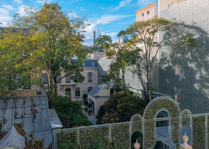 Modern Rustic-style 7th Arrondissement! *