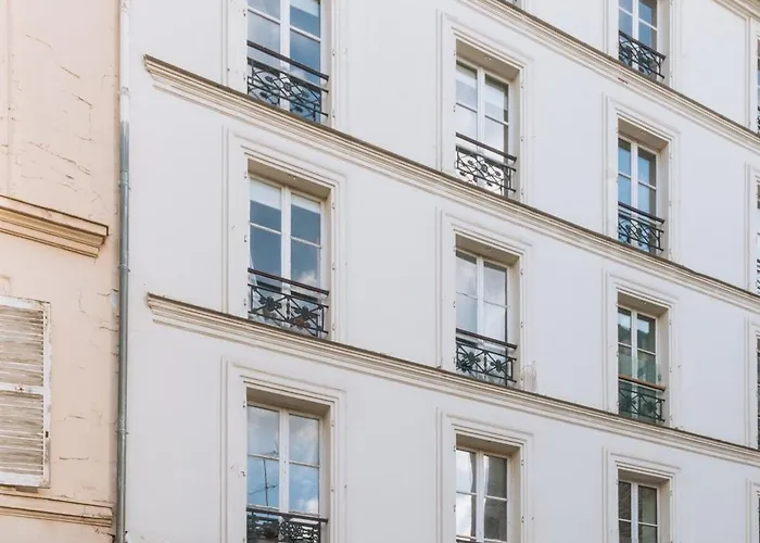 Modern Rustic-style 7th Arrondissement! Apartment