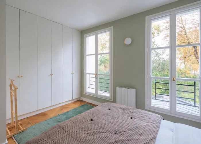 Apartment Modern Rustic-style 7th Arrondissement! *