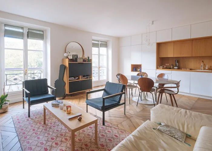 Modern Rustic-style 7th Arrondissement! Paris