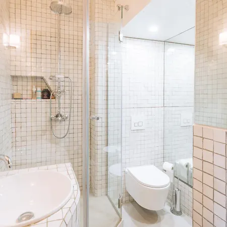 Appartement Modern Rustic-style 7th Arrondissement!