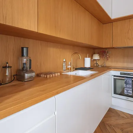 Modern Rustic-style 7th Arrondissement! *