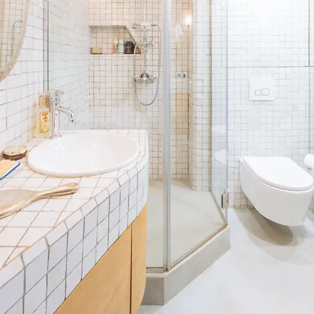 Modern Rustic-style 7th Arrondissement! *