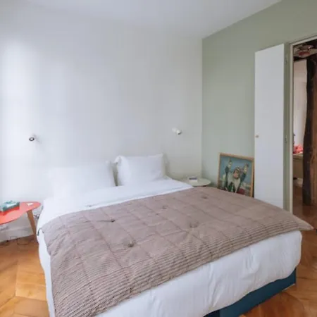 Modern Rustic-style 7th Arrondissement! * Paris
