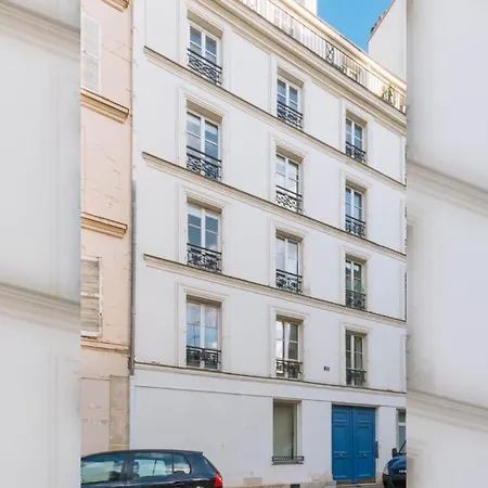 Modern Rustic-style 7th Arrondissement!