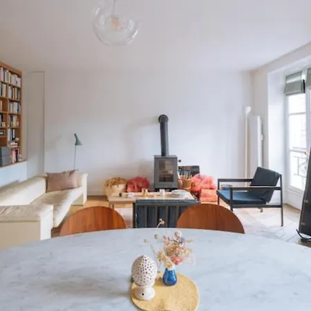 Apartment Modern Rustic-style 7th Arrondissement! *