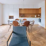 Modern Rustic-style 7th Arrondissement! * פריז