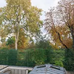 Modern Rustic-style 7th Arrondissement! דירה