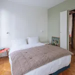 Modern Rustic-style 7th Arrondissement!